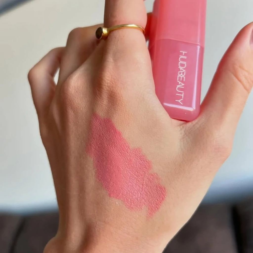 Huda Bueaty Matte Blush & Brush Long Lasting High Pigmented
